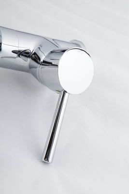 Baja tahan karat lubang tunggal dinding Mount kamar mandi Basin keran dapur mixer keran