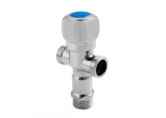 Tiga kepala modern kamar mandi keran mixer sudut klep Hardware untuk dalam ruangan
