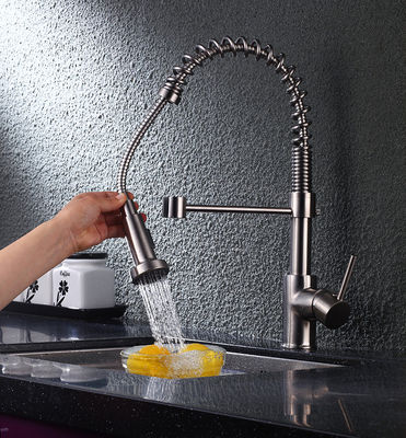 Mixer air panas dingin Tarik keluar keran wastafel Perawatan permukaan Chrome