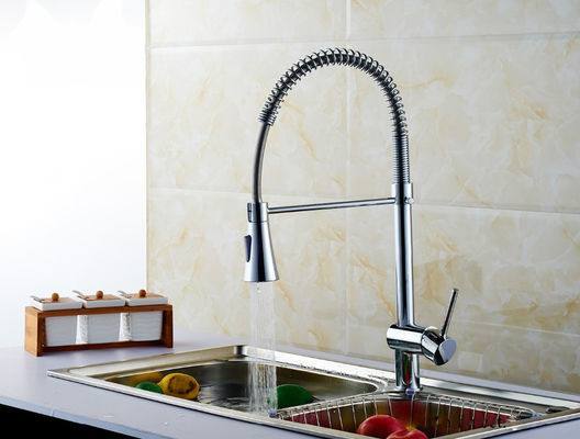 Menyimpan air Singe Handle Tarik keluar Spout Air Dapur wastafel keran Jenis Angkat