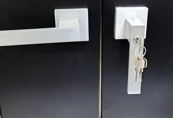Premium tahan lama Aluminium keamanan pintu gudang tahan UV Untuk penyimpanan taman
